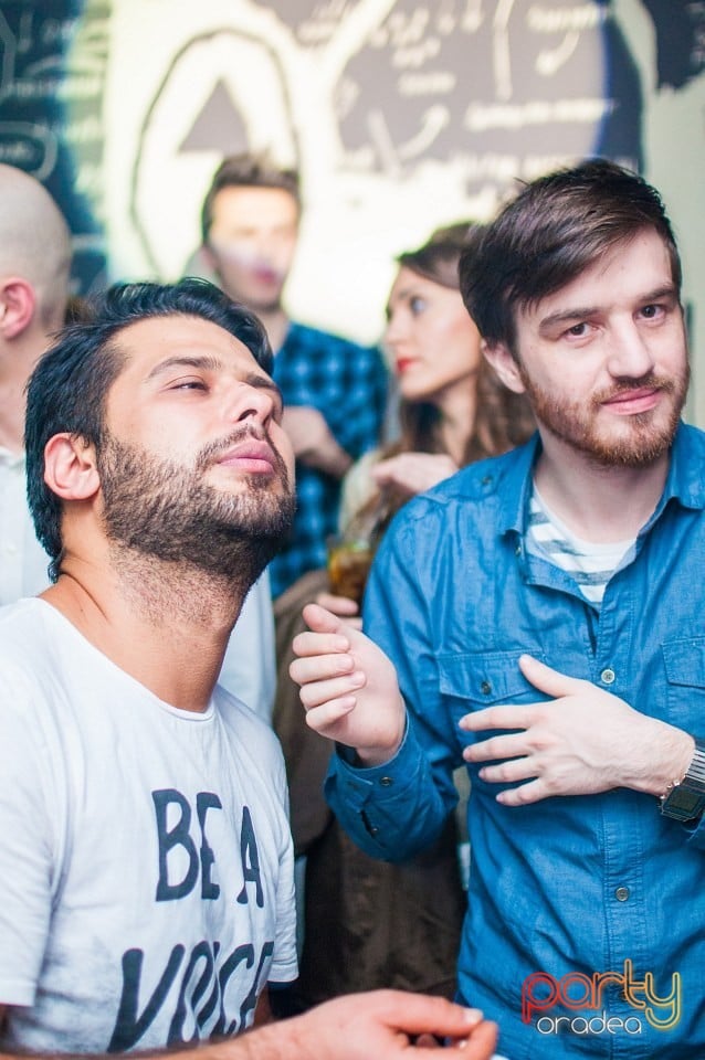 Distracţie la maxim în Juice, Juice
