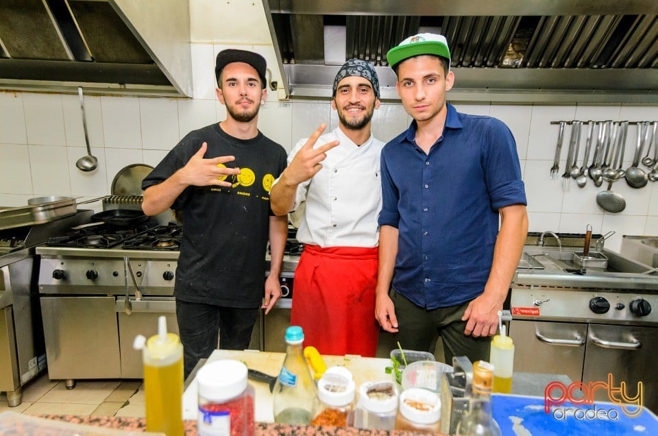 Distracţie la Pizza E Vino, Pizza e Vino