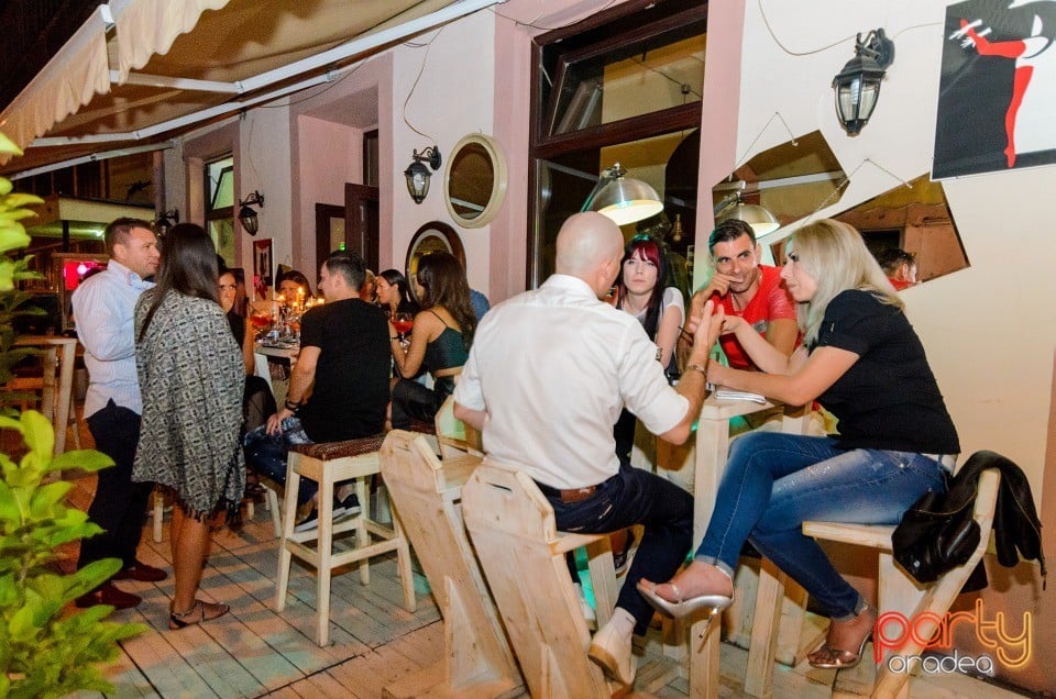 Distracţie la Pizza E Vino, Pizza e Vino