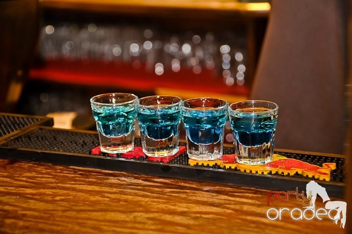 Distracţie la superlativ în Downtown, 