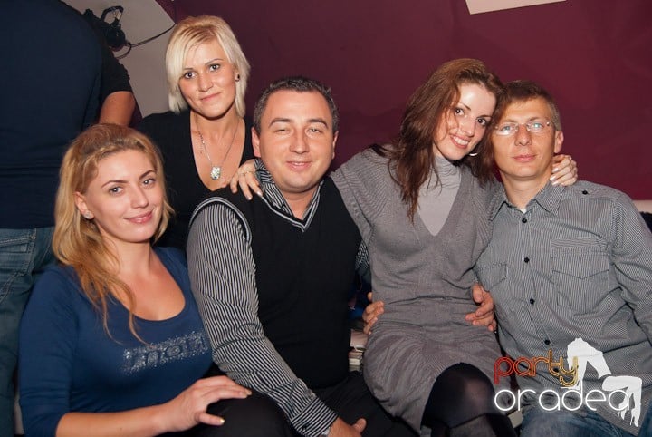 Distracţie mare în Club Atti's, 