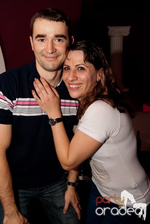 Distracţie mare în Club Atti's, 