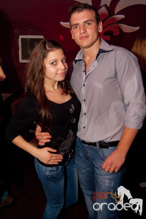 Distracţie mare în Club Atti's, 