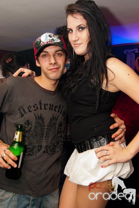 Distracţie mare în Club Atti's, 