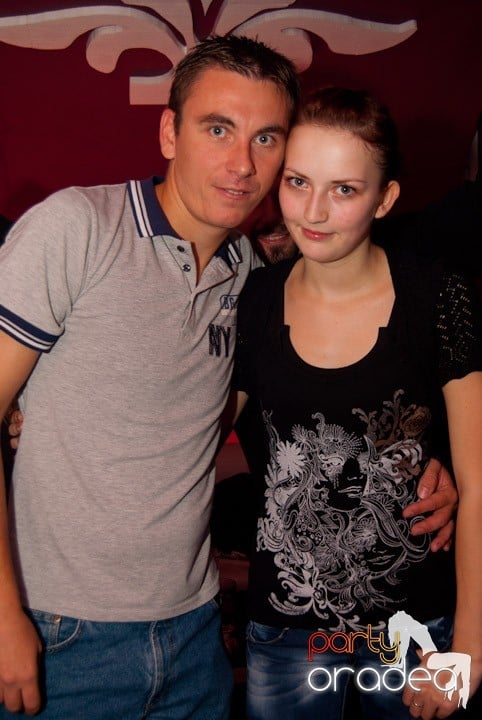 Distracţie mare în Club Atti's, 