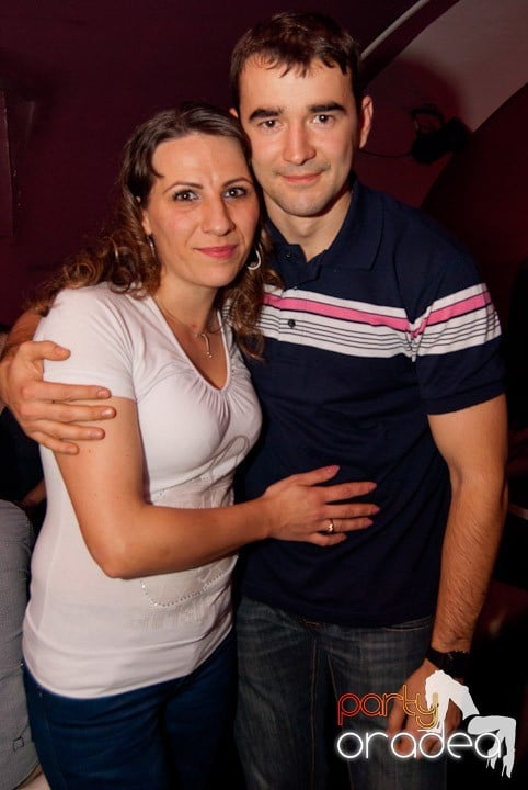 Distracţie mare în Club Atti's, 