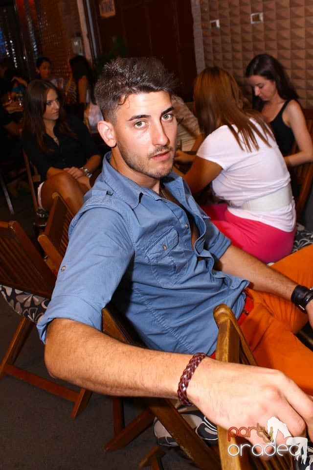 Distracţie până dimineaţa în Juice, Juice