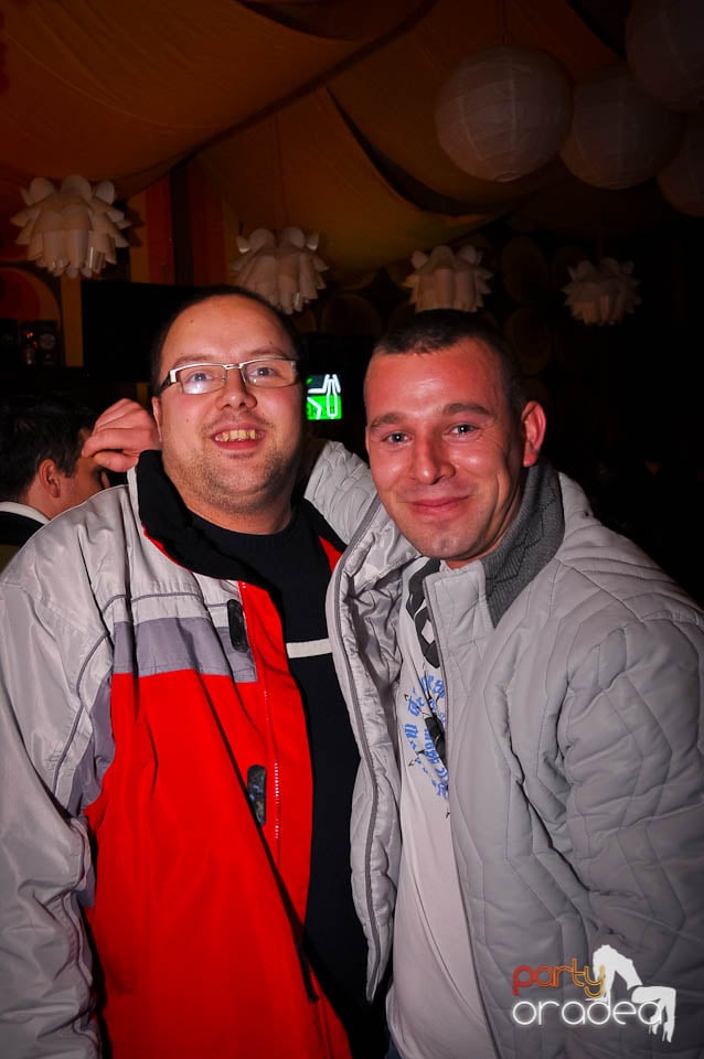 Distracţie până dimineaţa în Juice, Juice