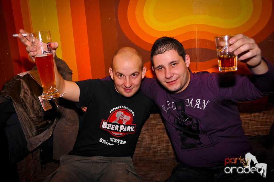 Distracţie până dimineaţa în Juice, Juice