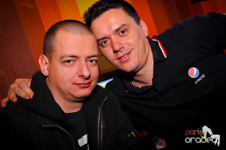 Distracţie până dimineaţa în Juice, Juice