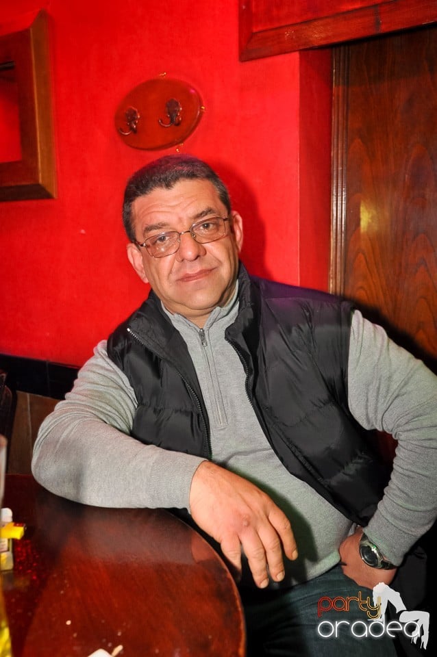 Distracţie şi veselie în Club Downtown, 