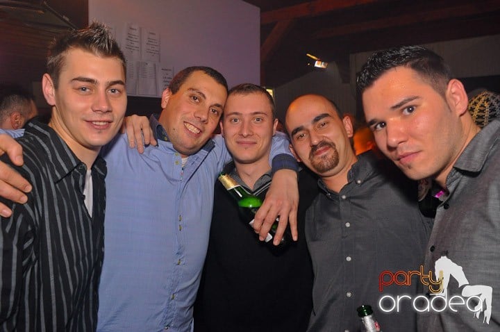 Distracţie şi voie bună în Disco Faház, 