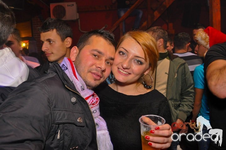 Distracţie şi voie bună în Disco Faház, 