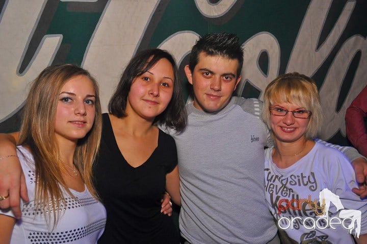 Distracţie şi voie bună în Disco Faház, 