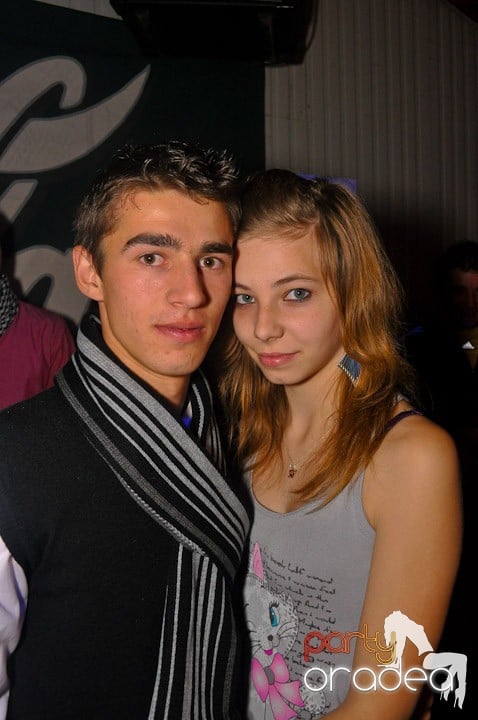 Distracţie şi voie bună în Disco Faház, 