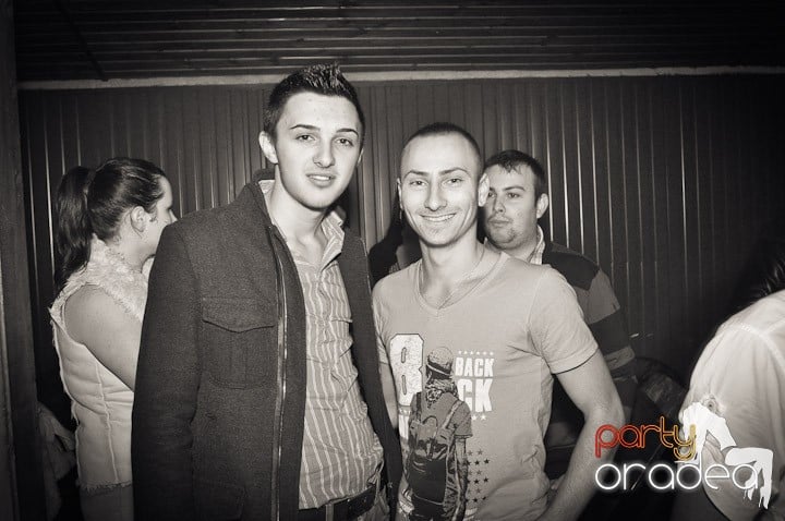 Distracţie şi voie bună în Disco Faház, 