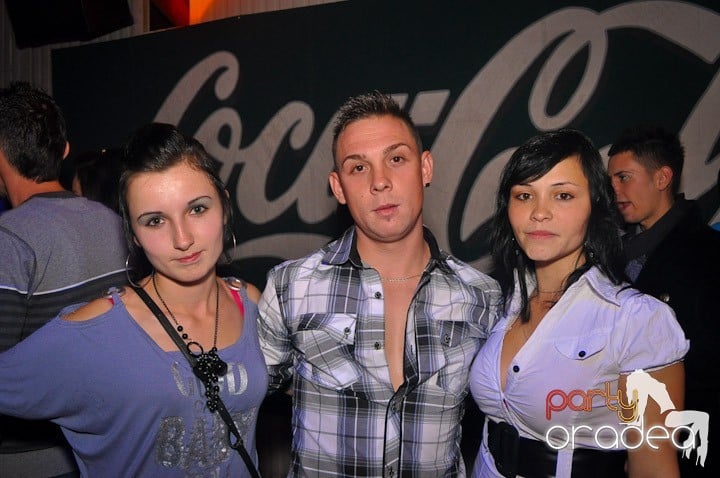 Distracţie şi voie bună în Disco Faház, 