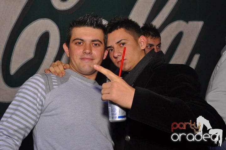 Distracţie şi voie bună în Disco Faház, 