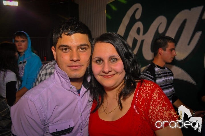 Distracţie şi voie bună în Disco Faház, 