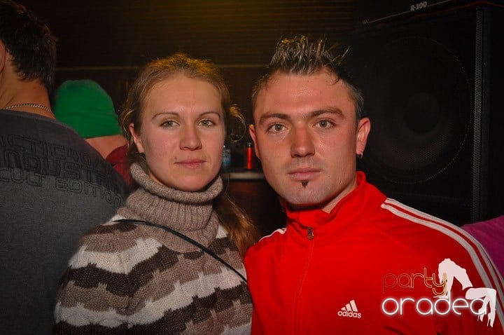 Distracţie şi voie bună în Disco Faház, 