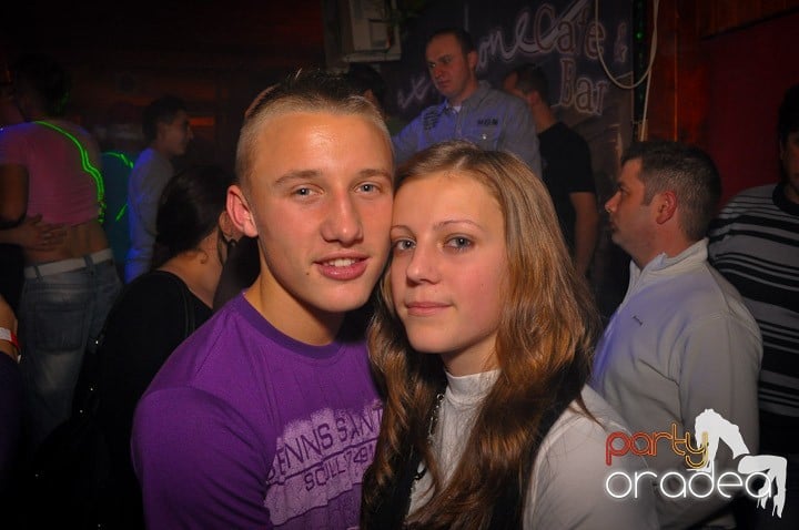 Distracţie şi voie bună în Disco Faház, 