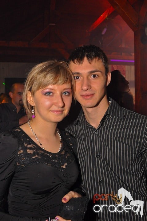 Distracţie şi voie bună în Disco Faház, 