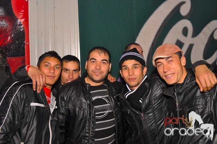 Distracţie şi voie bună în Disco Faház, 