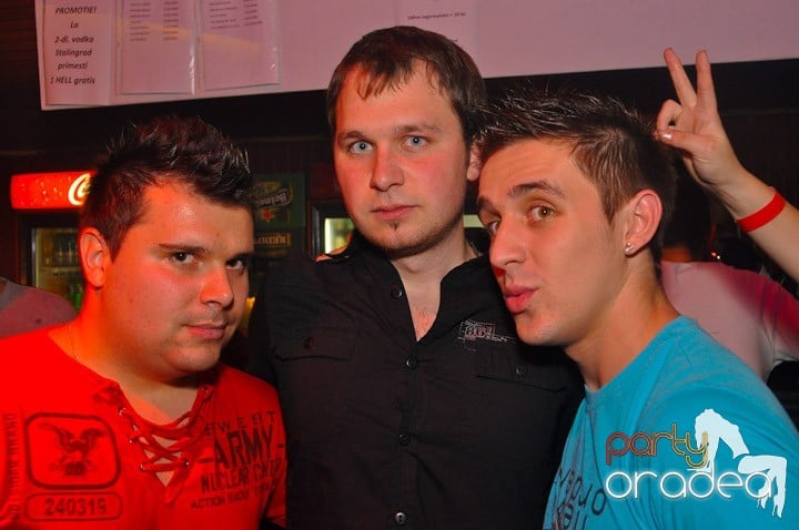 Distracţie şi voie bună în Disco Faház, 