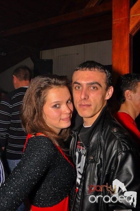 Distracţie şi voie bună în Disco Faház, 