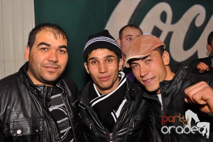 Distracţie şi voie bună în Disco Faház, 