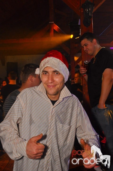 Distracţie şi voie bună în Disco Faház, 