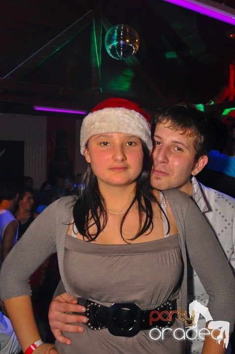 Distracţie şi voie bună în Disco Faház, 