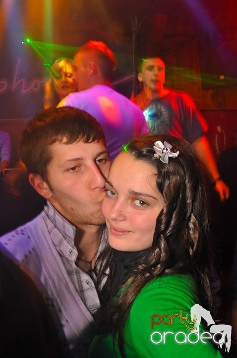 Distracţie şi voie bună în Disco Faház, 