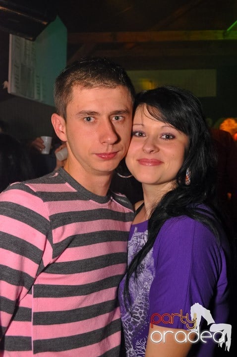 Distracţie şi voie bună în Disco Faház, 