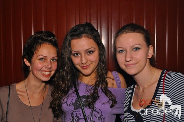 Distracţie şi voie bună în Disco Faház, 