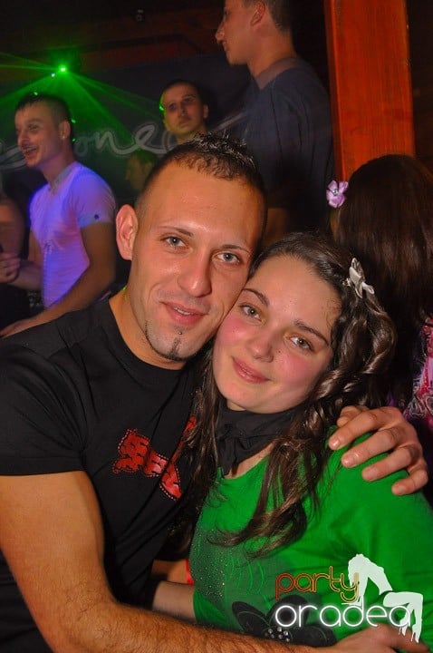 Distracţie şi voie bună în Disco Faház, 