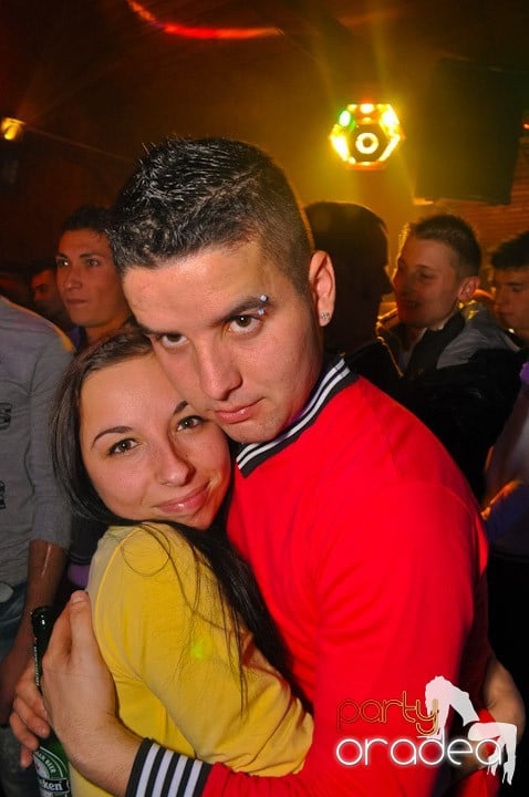 Distracţie şi voie bună în Disco Faház, 