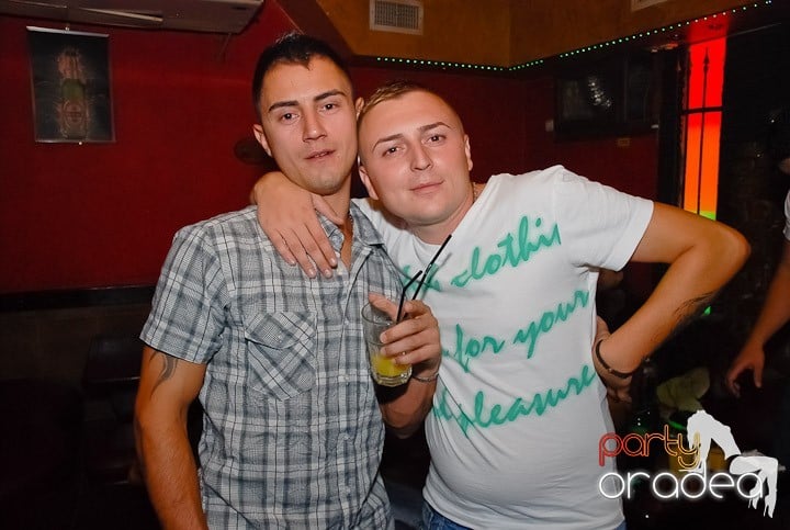 Distracţie şi voie bună în Downtown, 