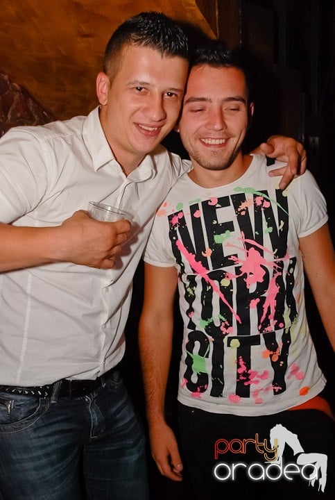 Distracţie şi voie bună în Downtown, 