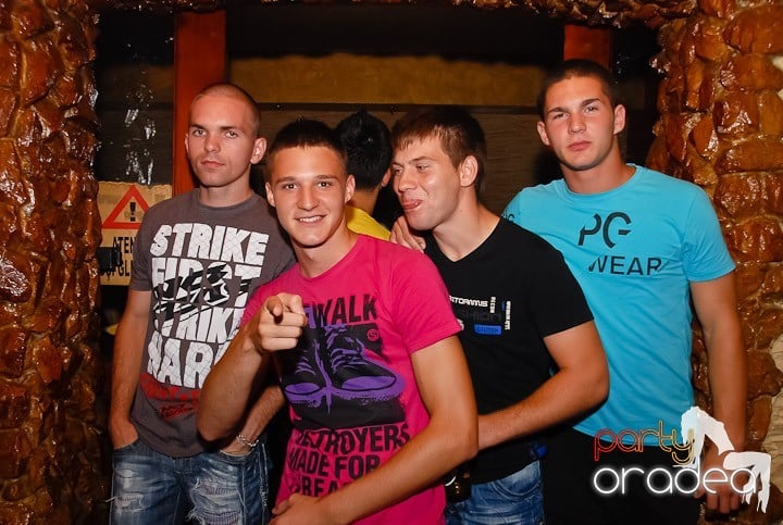 Distracţie şi voie bună în Downtown, 