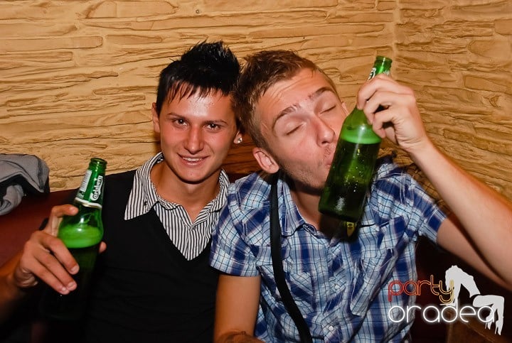 Distracţie şi voie bună în Downtown, 