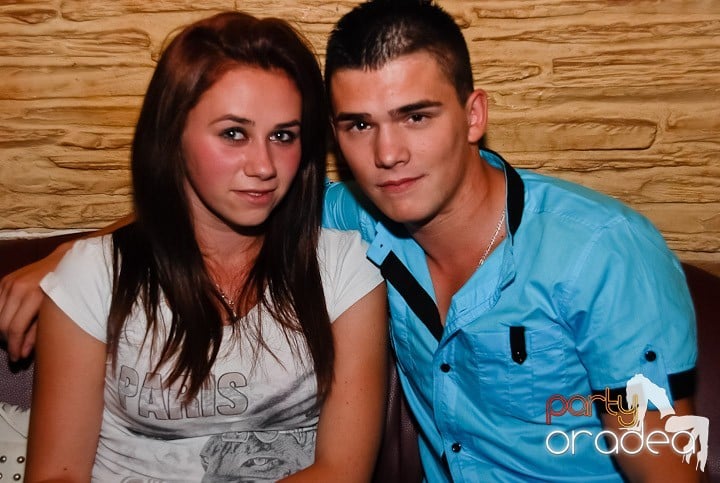 Distracţie şi voie bună în Downtown, 