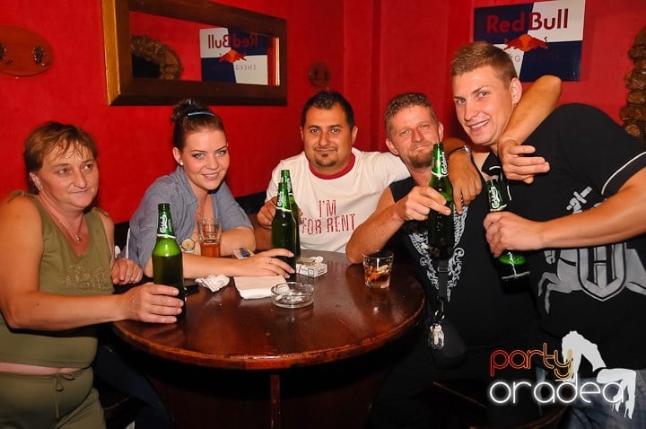 Distracţie şi voie bună în Downtown, 