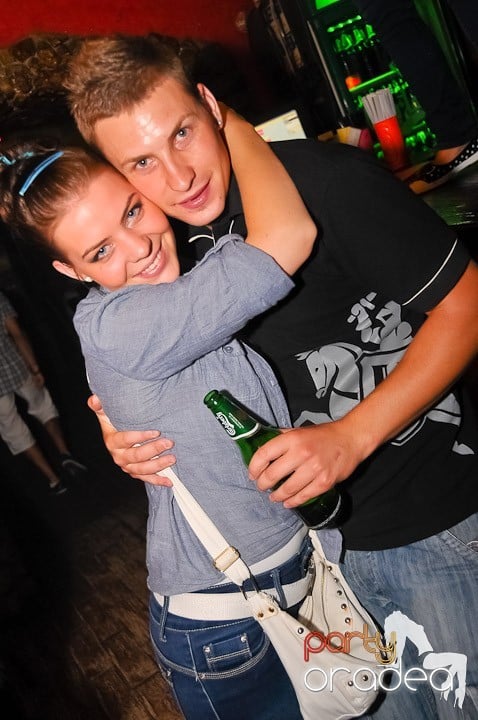 Distracţie şi voie bună în Downtown, 