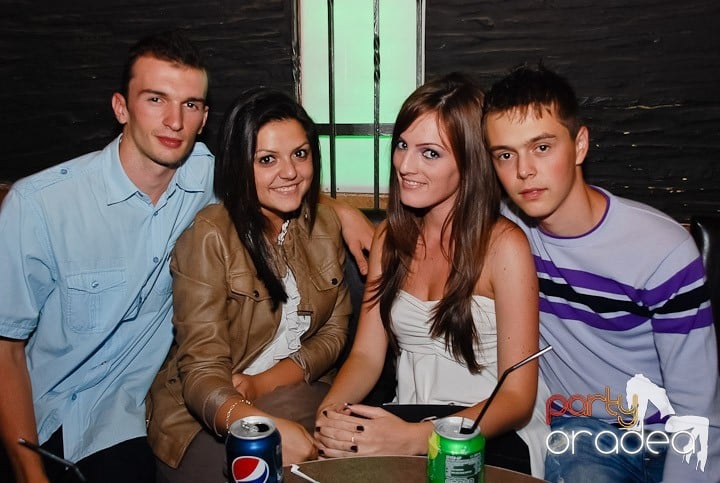 Distracţie şi voie bună în Downtown, 