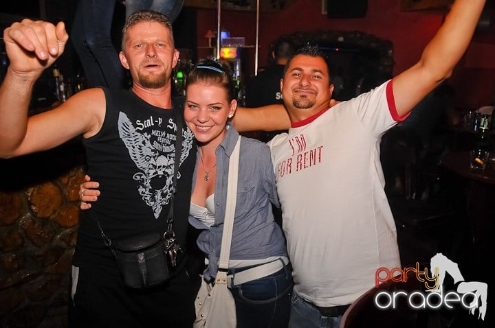 Distracţie şi voie bună în Downtown, 