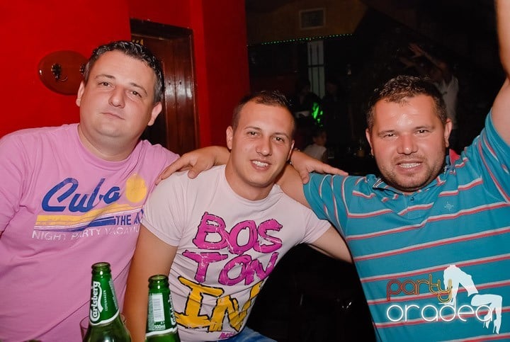 Distracţie şi voie bună în Downtown, 