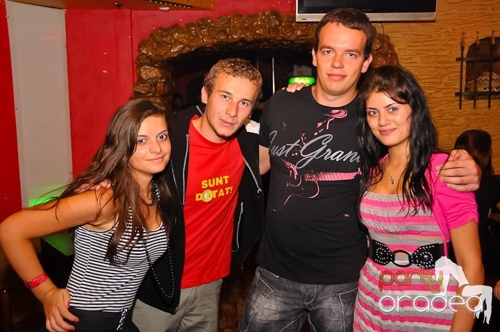 Distracţie şi voie bună în Downtown, 