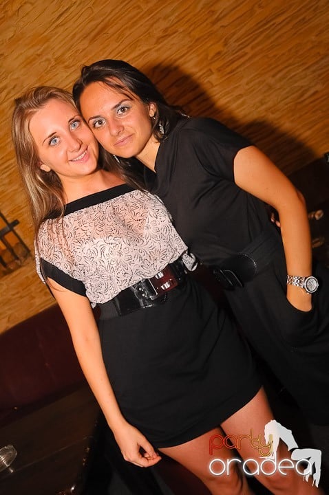 Distracţie şi voie bună în Downtown, 