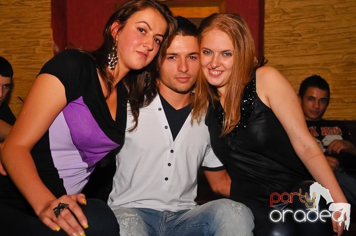 Distracţie şi voie bună în Downtown, 